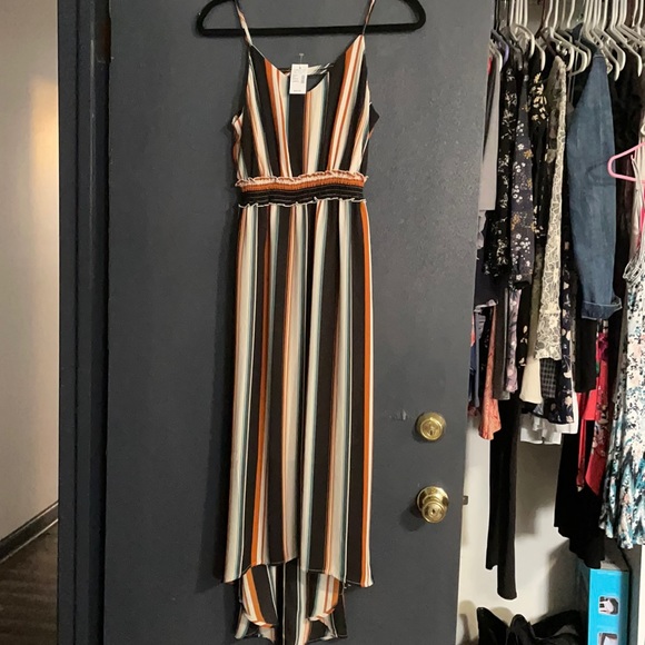 Women’s dress - Picture 1 of 3